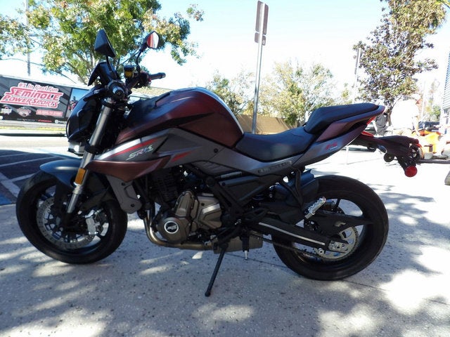 2023 QJMOTOR SRK700 (QJ700-8A) Base
