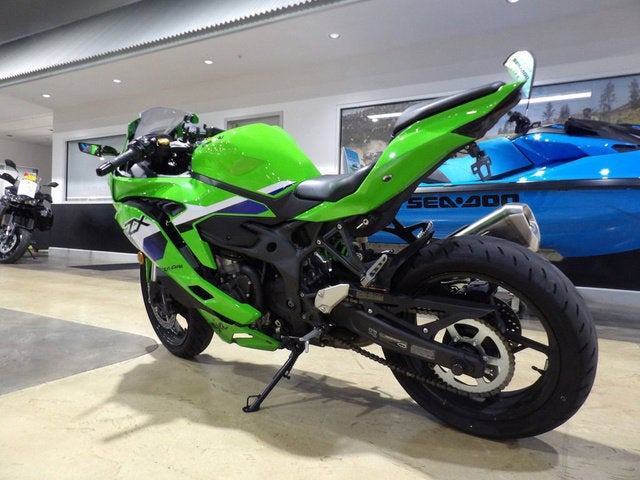 2026 Kawasaki Ninja ZX -4RR ABS Base