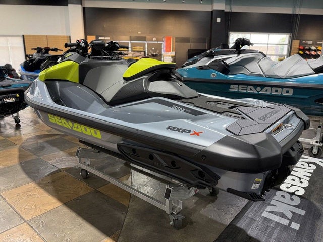2025 Sea-Doo RXP-X 325 Ibr Ice Metal / Manta Green Base