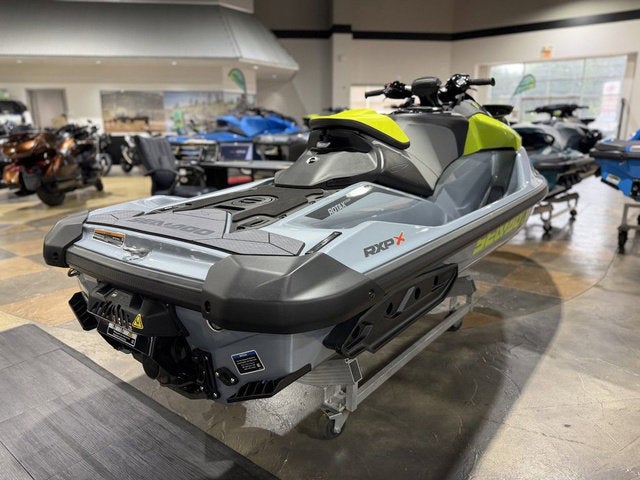 2025 Sea-Doo RXP-X 325 Ibr Ice Metal / Manta Green Base
