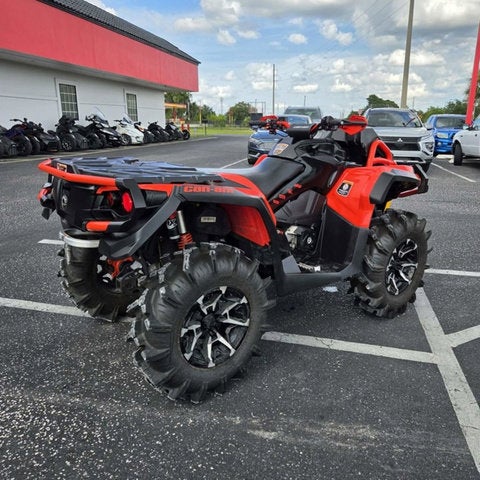 2018 Can-Am Outlander X Mr 1000R Black & Can-Am Red Base