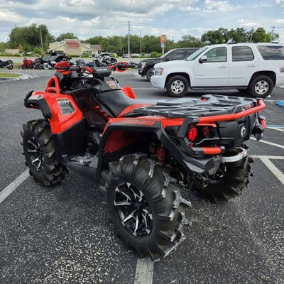 2018 Can-Am Outlander X Mr 1000R Black & Can-Am Red Base