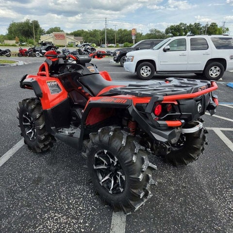 2018 Can-Am Outlander X Mr 1000R Black & Can-Am Red Base