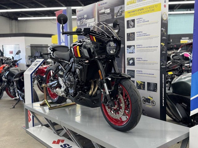 2026 Suzuki GSX-8TT Base