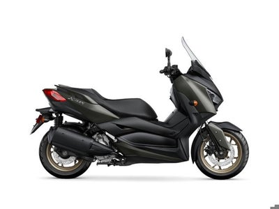 2020 Yamaha XMAX Base
