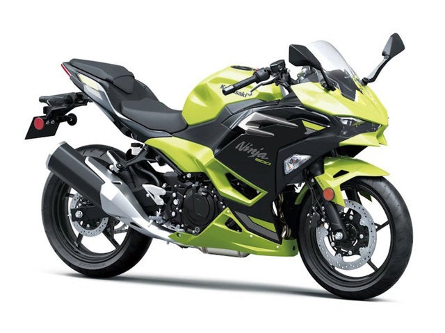 2026 Kawasaki Ninja 500 ABS Metallic Yellowish Green/Ebony Base