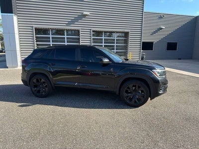 2024 Volkswagen Atlas Cross Sport 2.0T SEL R-Line