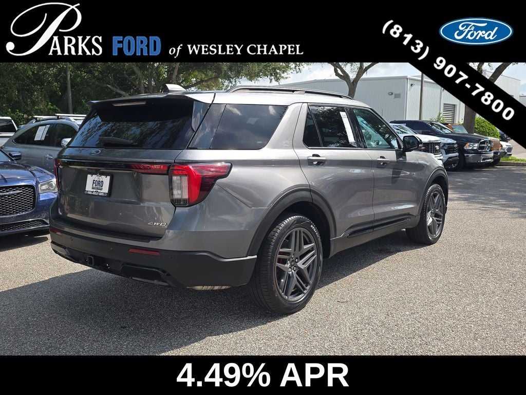 2025 Ford Explorer ST-Line