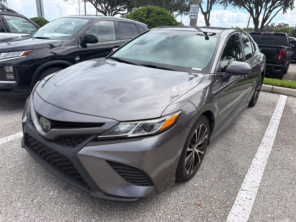 2020 Toyota Camry SE
