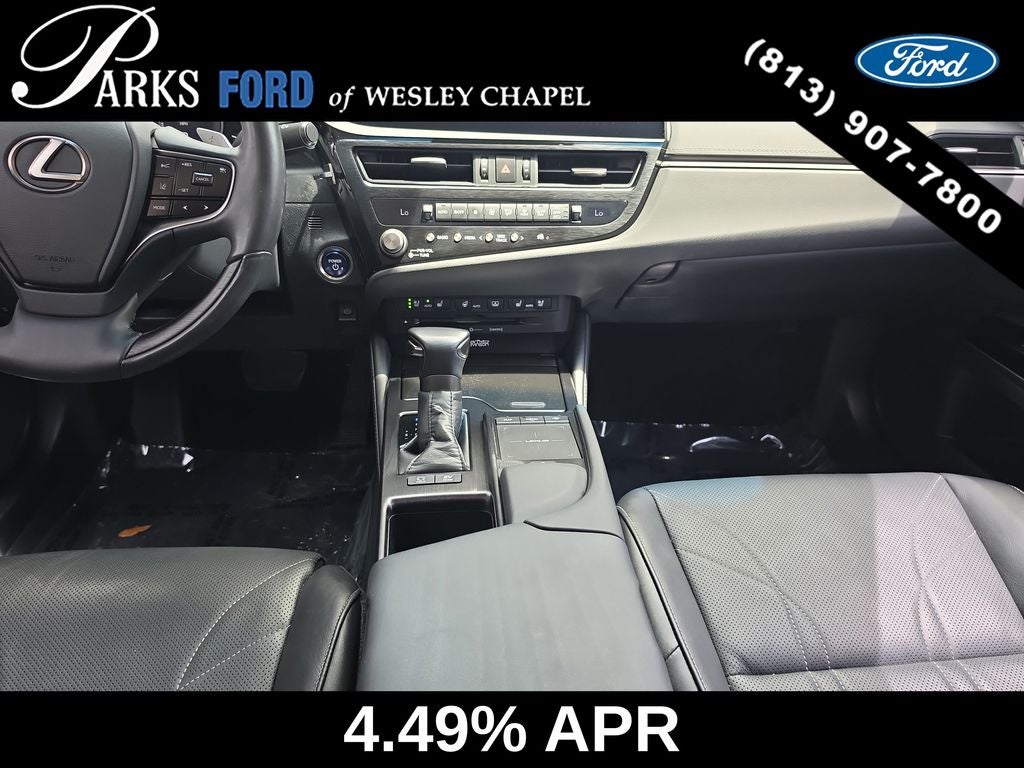 2022 Lexus ES 300h Ultra Luxury