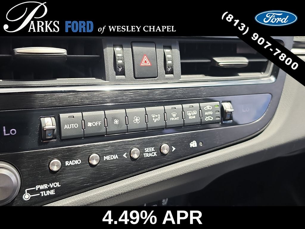 2022 Lexus ES 300h Ultra Luxury