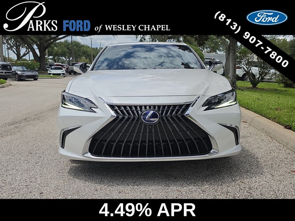 2022 Lexus ES 300h Ultra Luxury