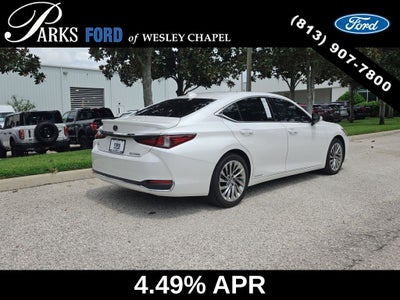 2022 Lexus ES 300h Ultra Luxury