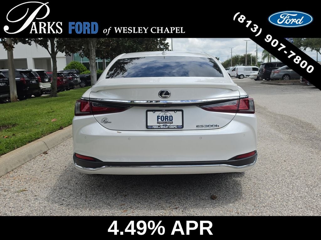2022 Lexus ES 300h Ultra Luxury