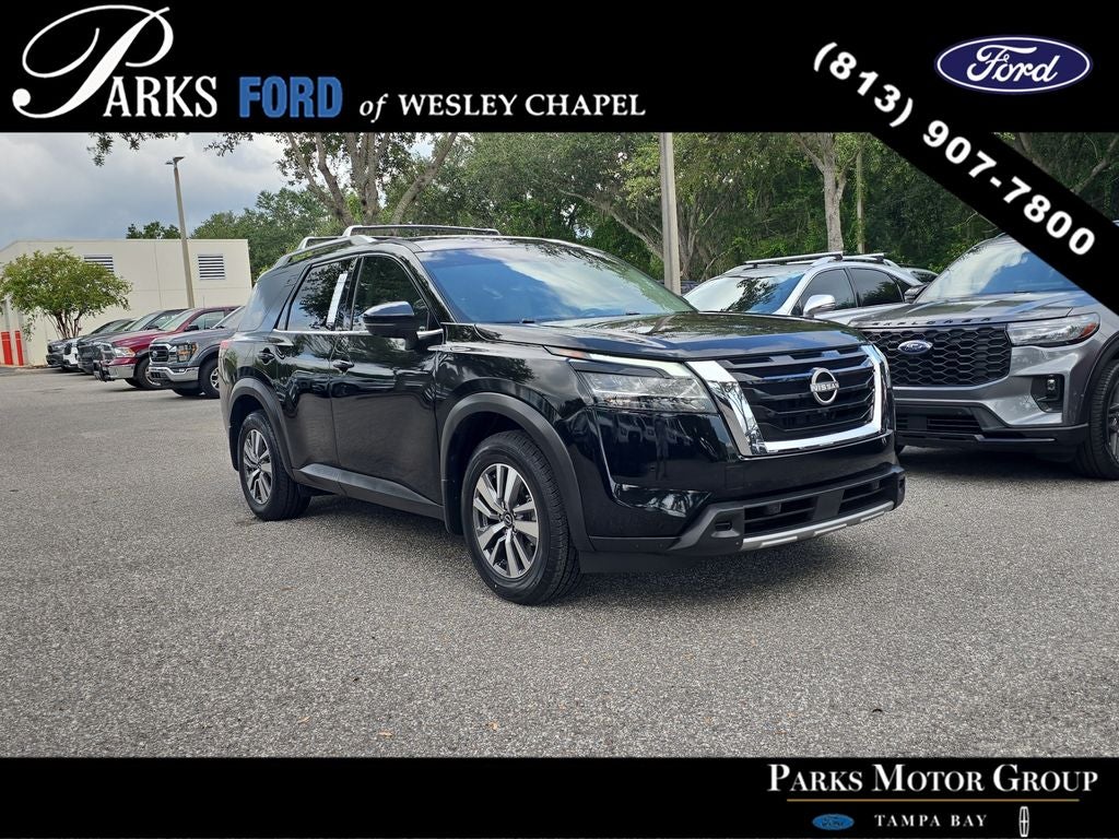 2023 Nissan Pathfinder SL