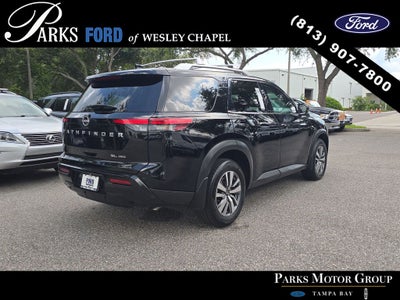2023 Nissan Pathfinder SL