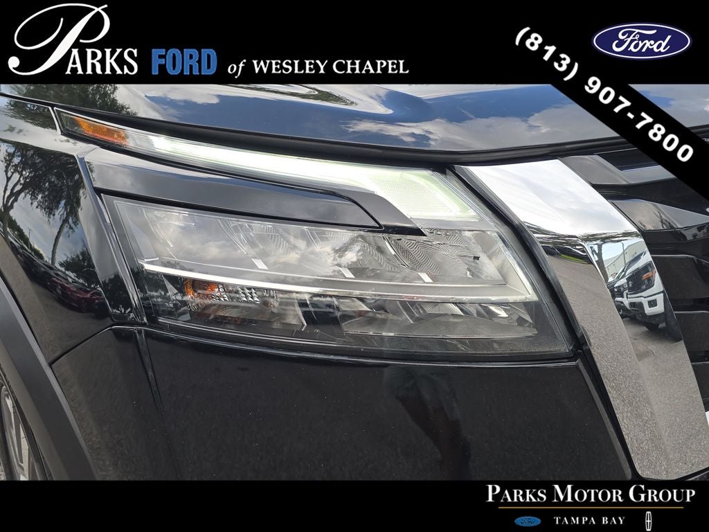 2023 Nissan Pathfinder SL