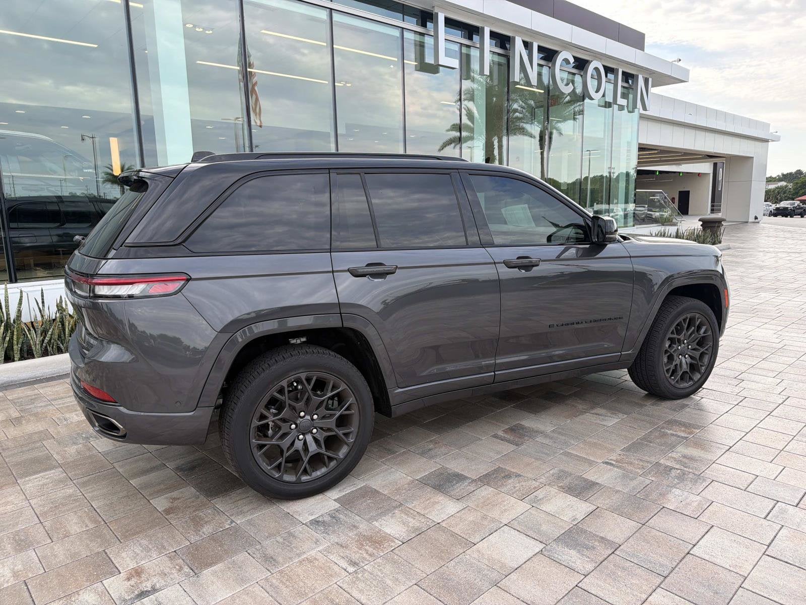 2025 Jeep Grand Cherokee Summit