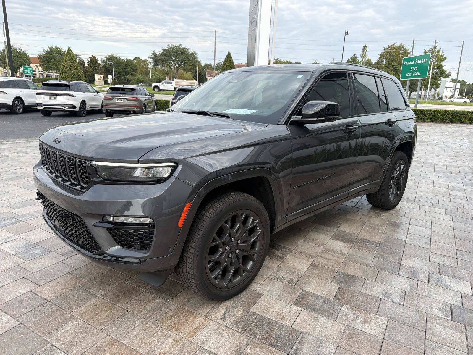 2025 Jeep Grand Cherokee Summit