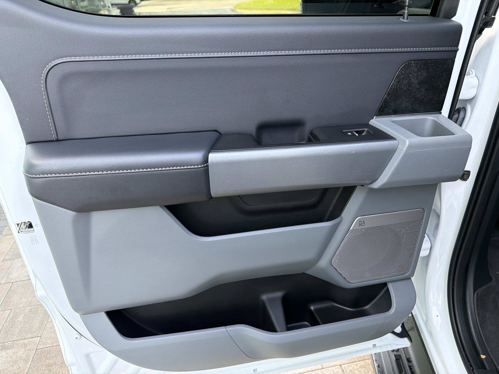 2024 Ford F-150 Lightning Flash