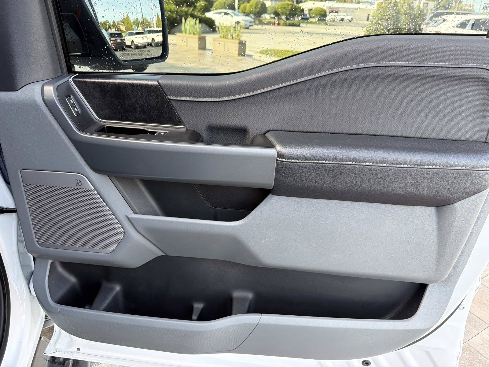 2024 Ford F-150 Lightning Flash