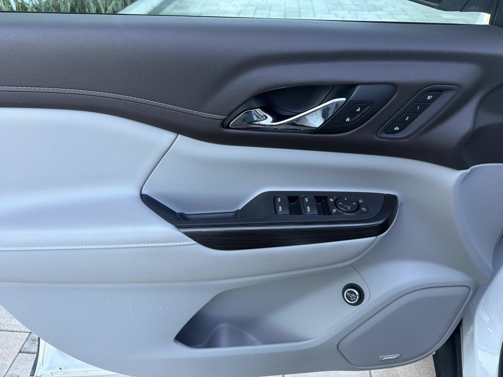 2021 GMC Acadia SLT