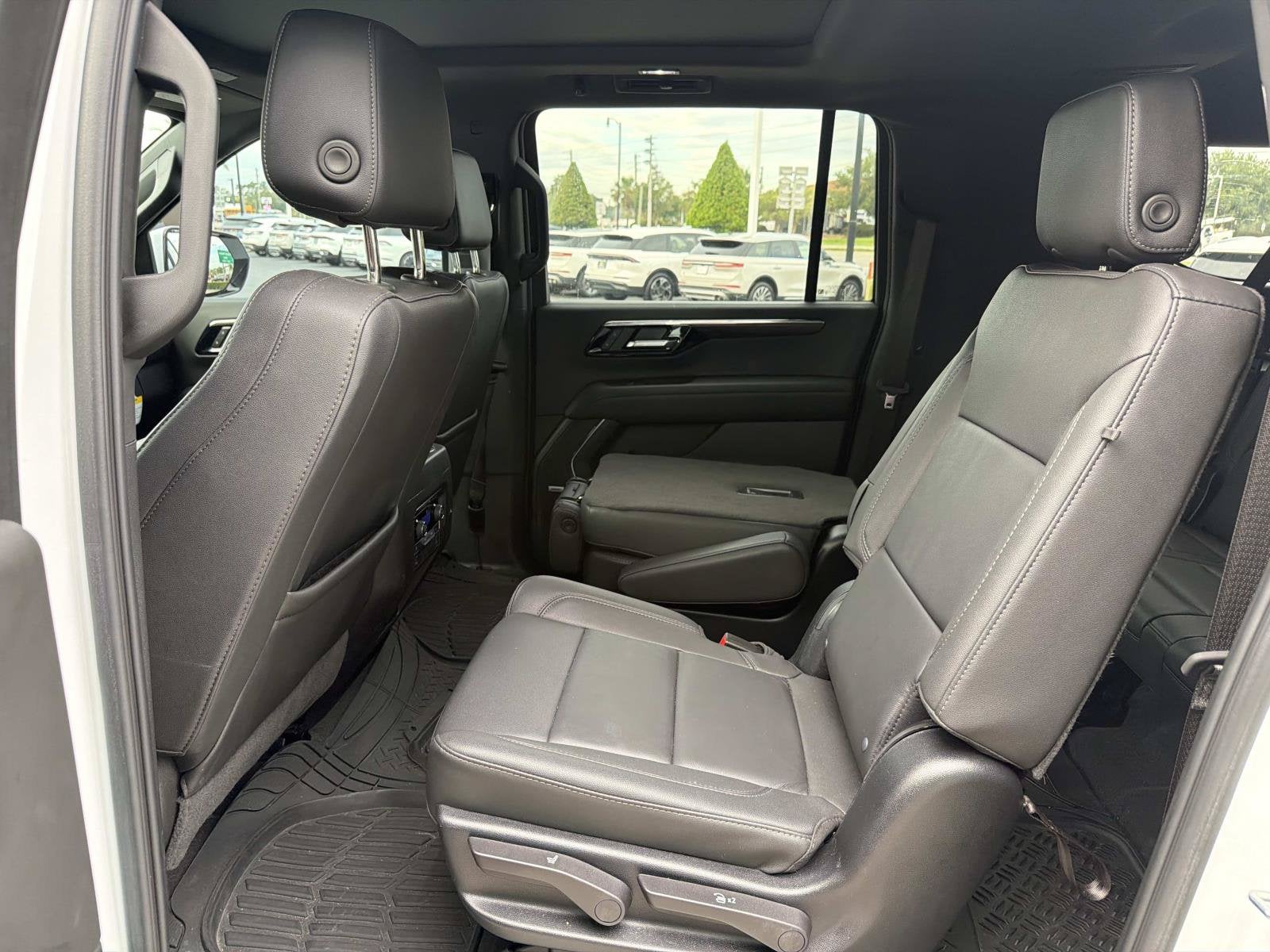 2025 Chevrolet Suburban LT