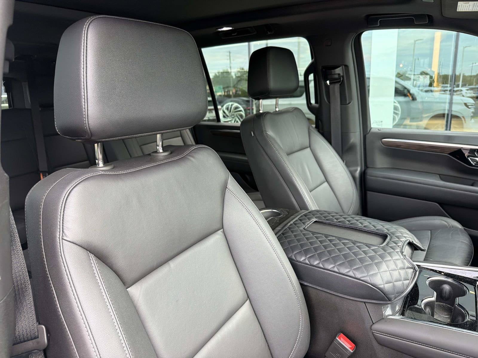 2025 Chevrolet Suburban LT