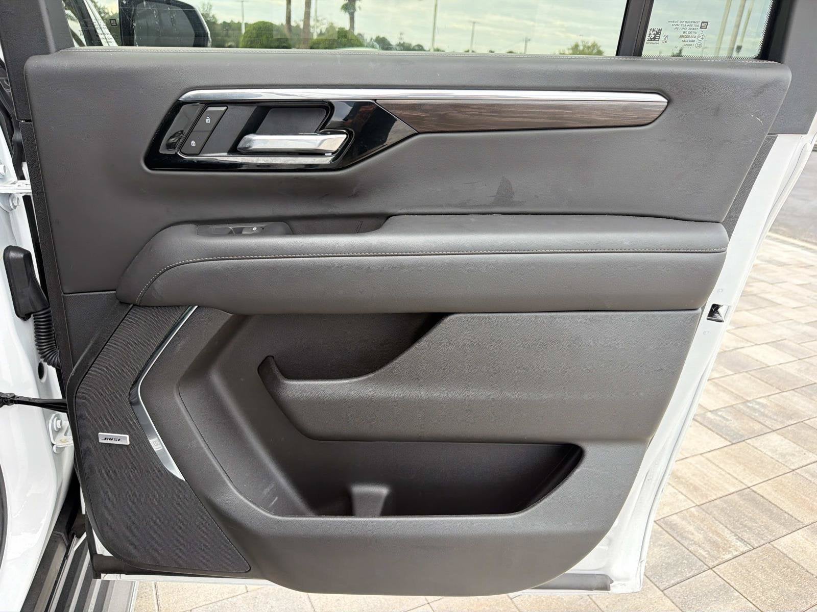 2025 Chevrolet Suburban LT