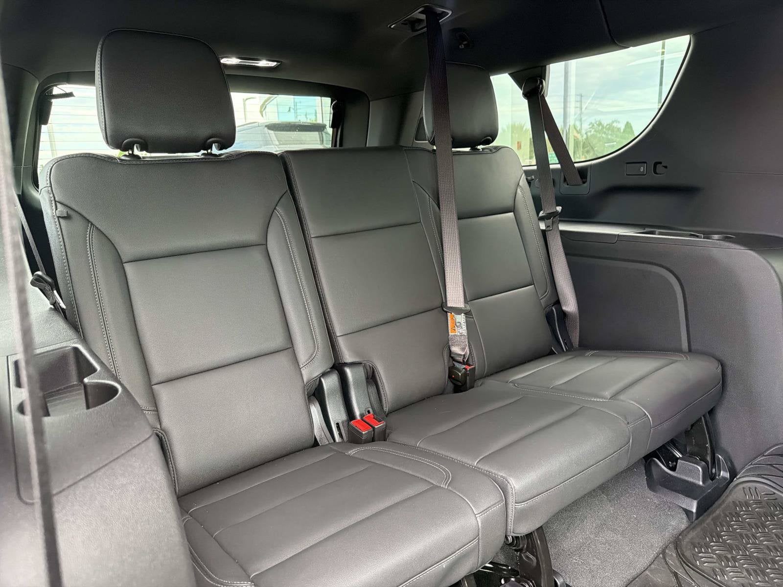 2025 Chevrolet Suburban LT