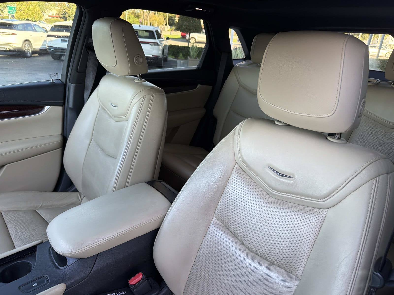 2017 Cadillac XT5 Luxury FWD