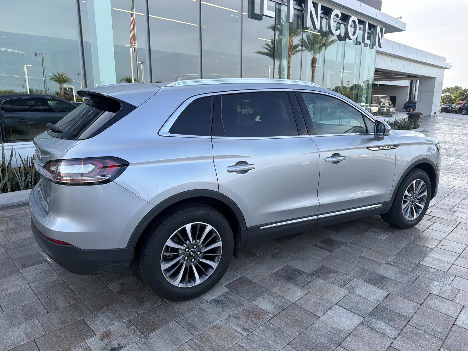 2022 Lincoln Nautilus Standard