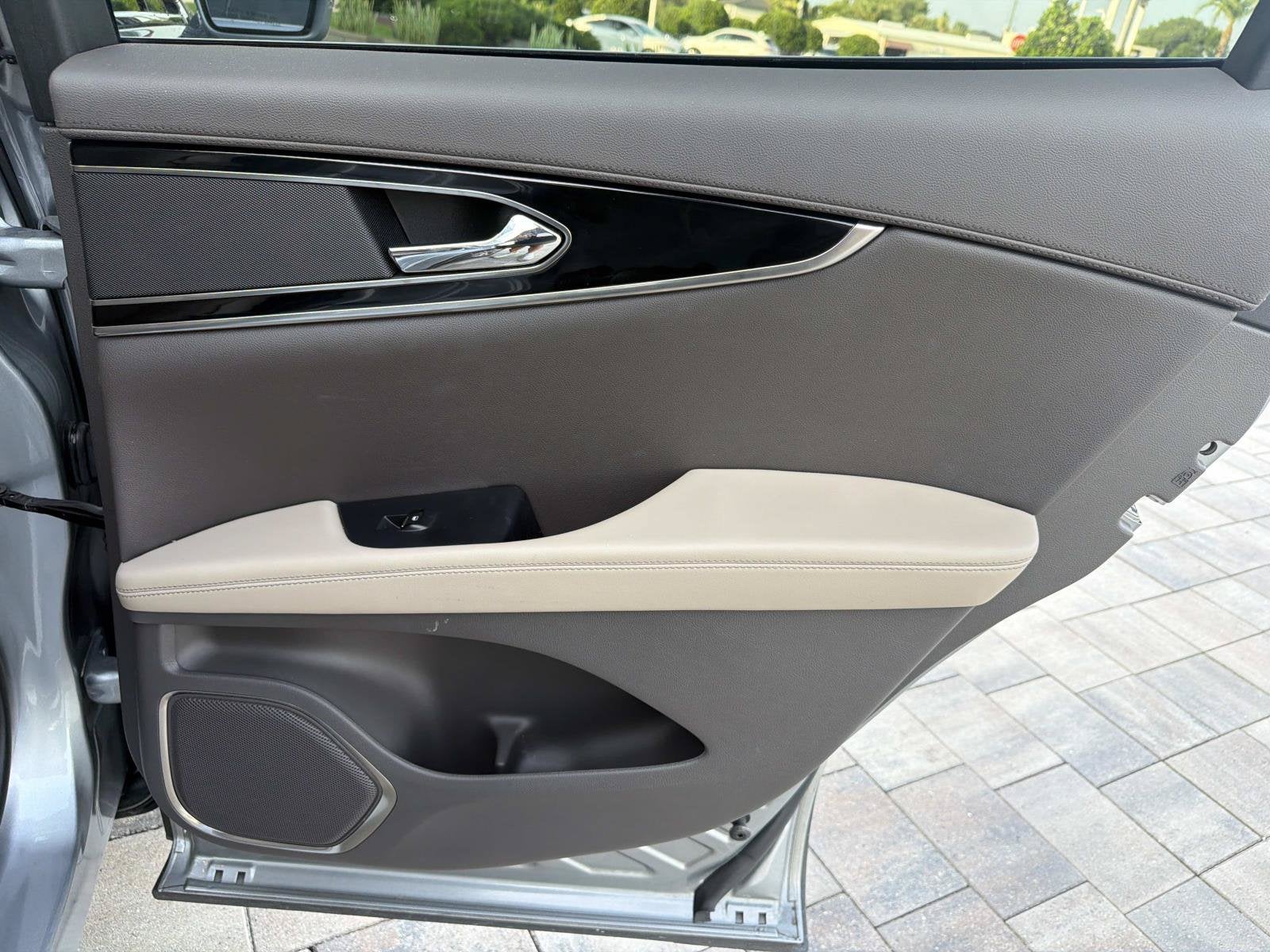 2022 Lincoln Nautilus Standard