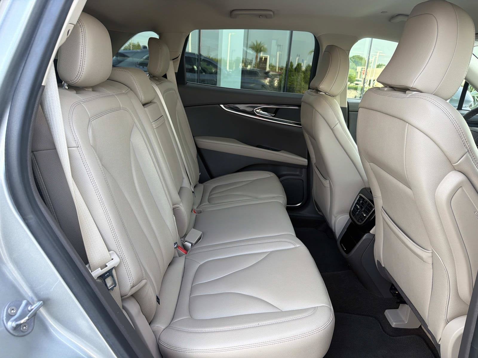 2022 Lincoln Nautilus Standard