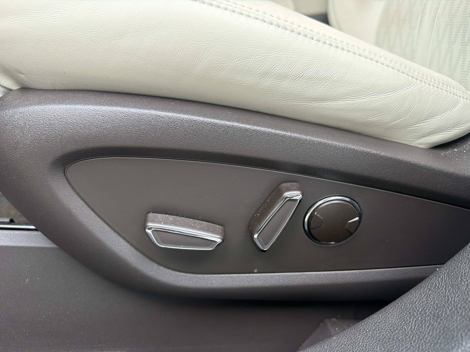 2022 Lincoln Nautilus Black Label