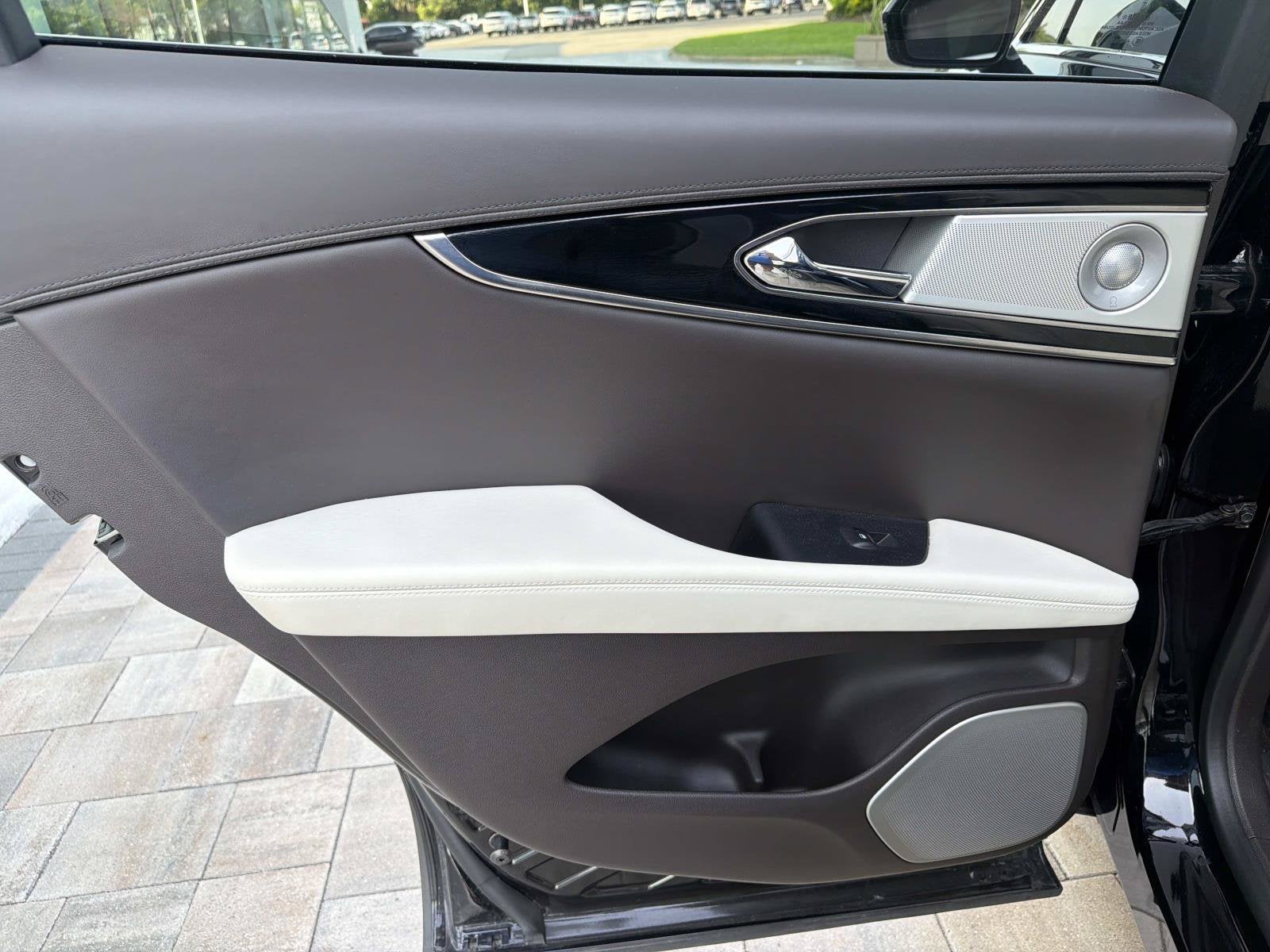 2022 Lincoln Nautilus Black Label