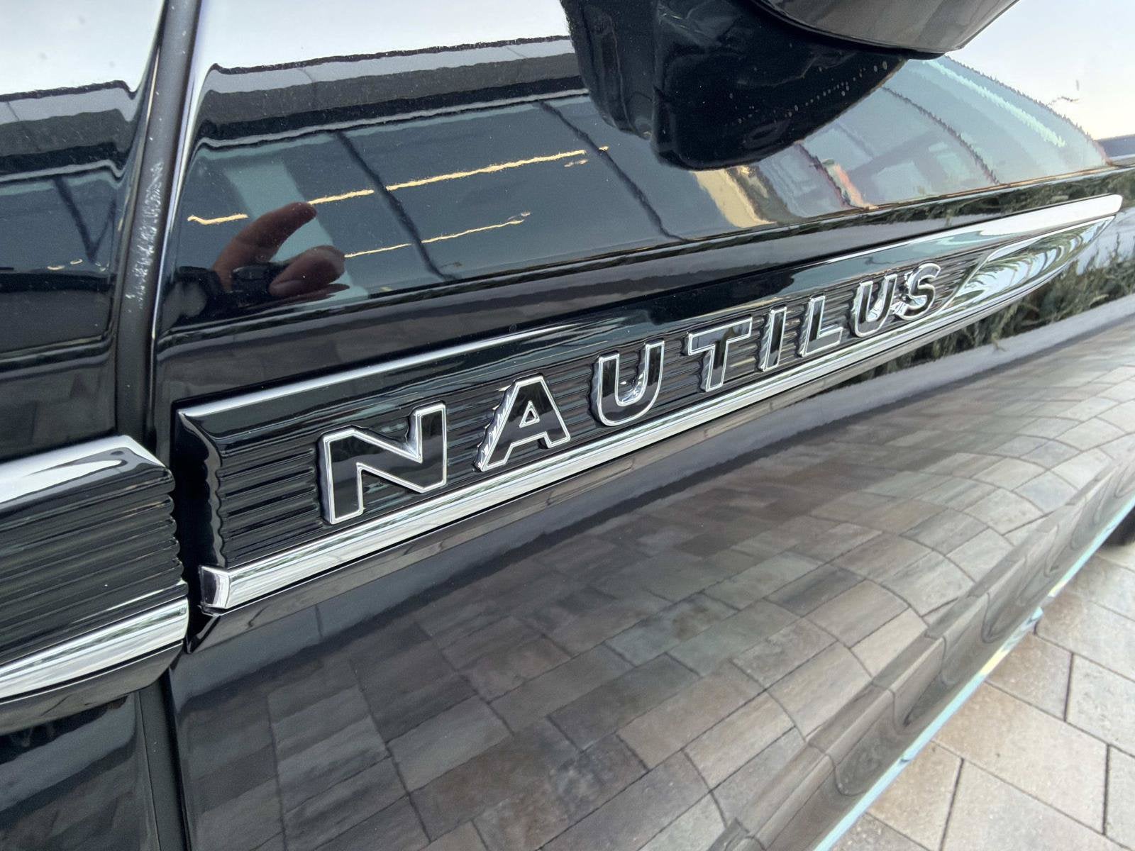 2022 Lincoln Nautilus Black Label