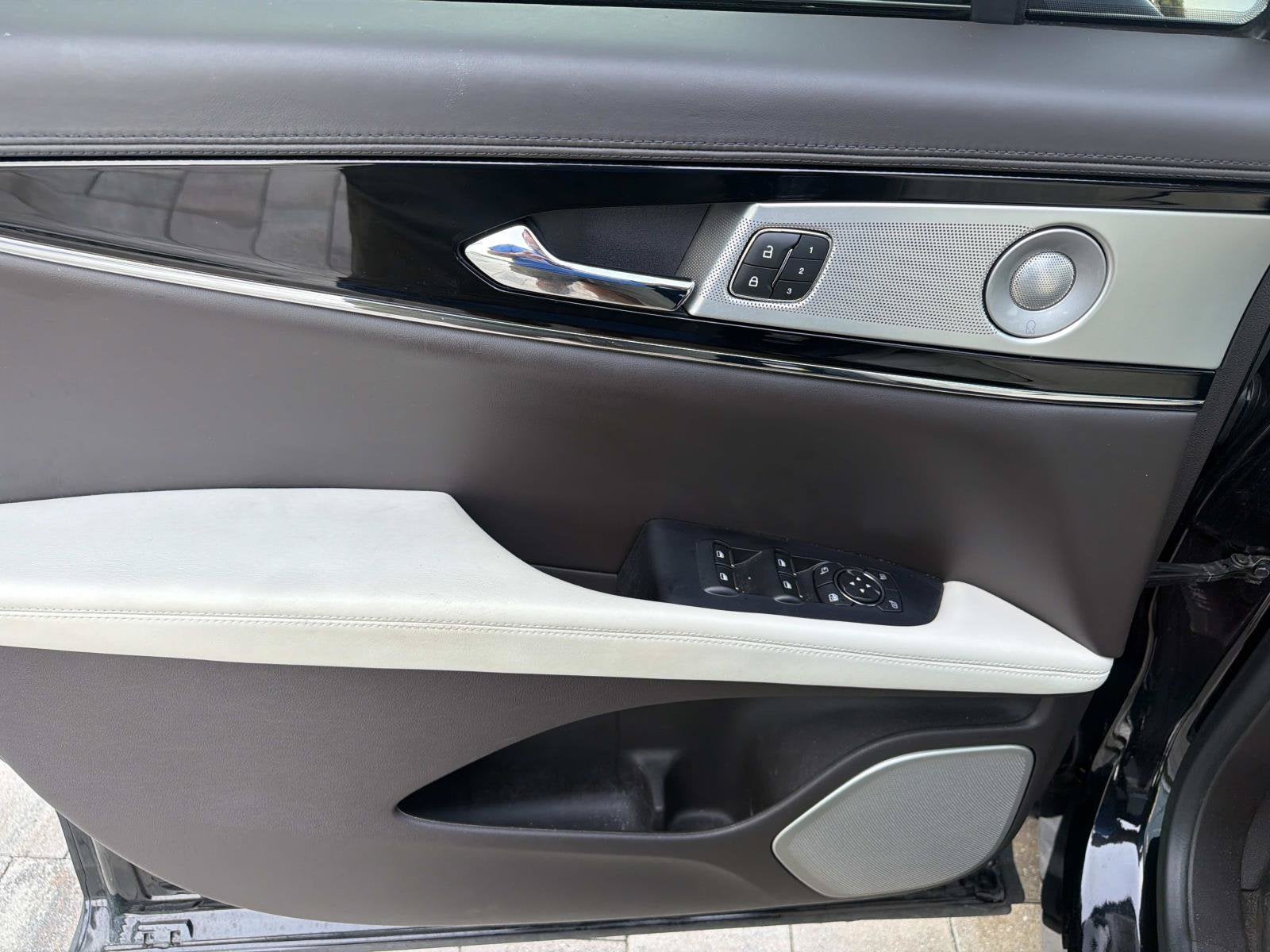 2022 Lincoln Nautilus Black Label