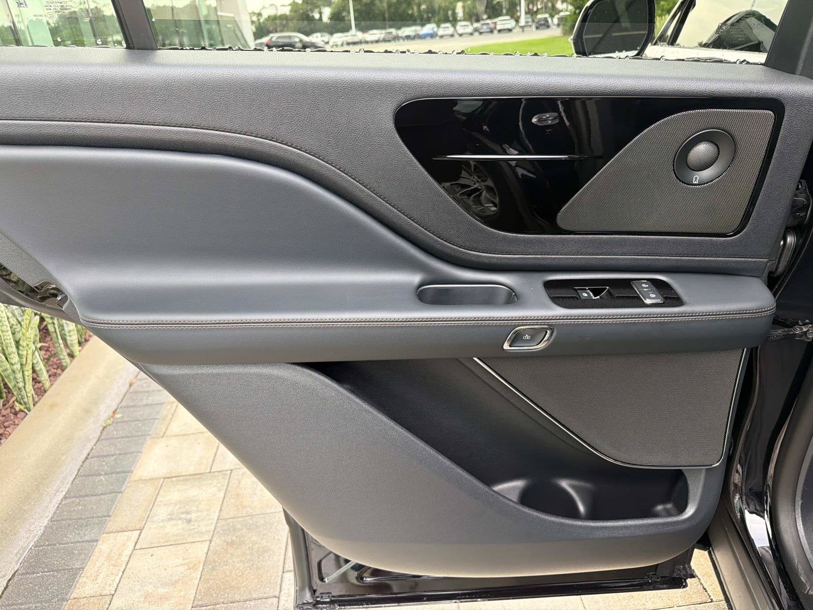 2027 Lincoln Aviator Premiere