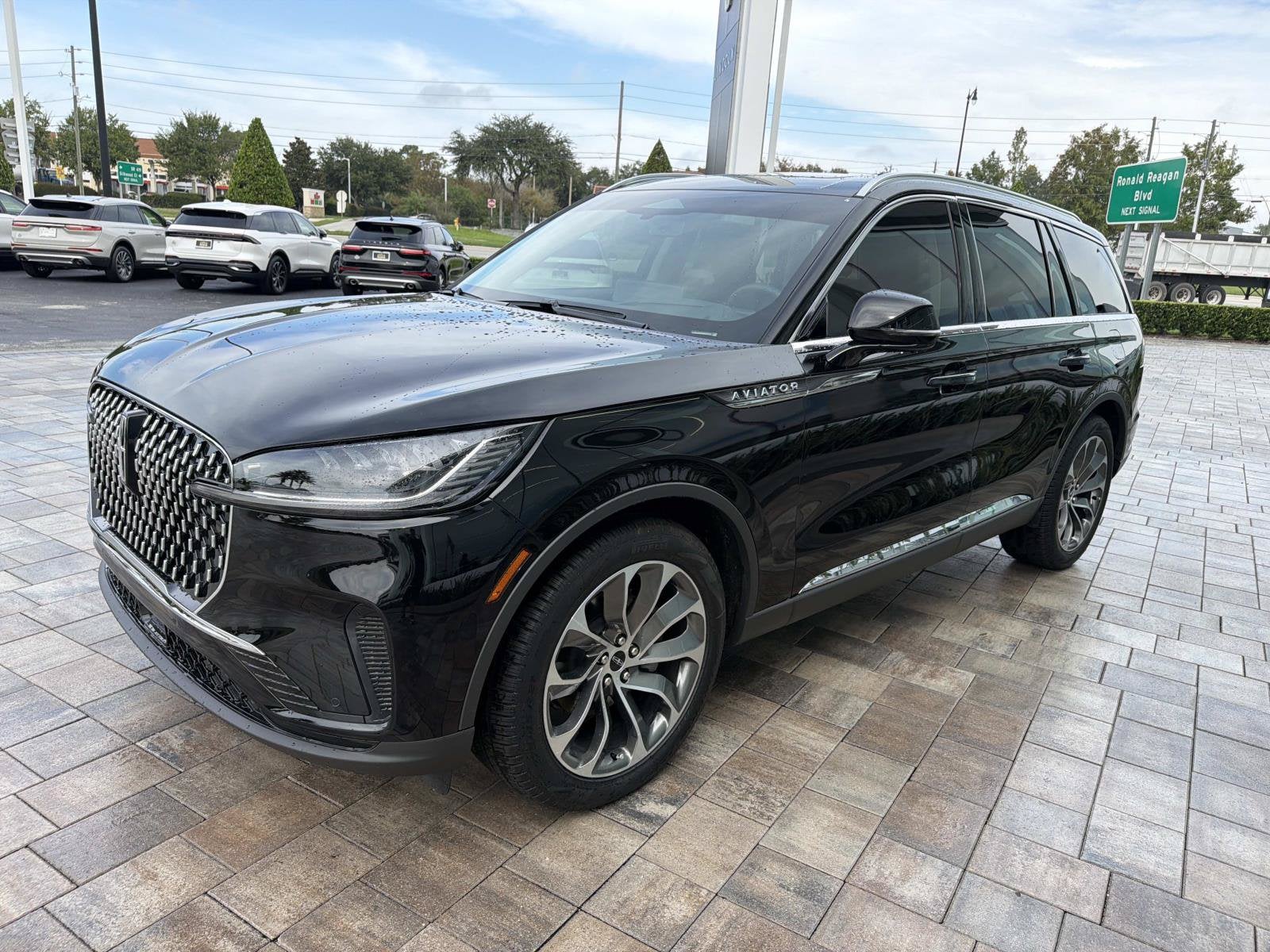 2027 Lincoln Aviator Premiere