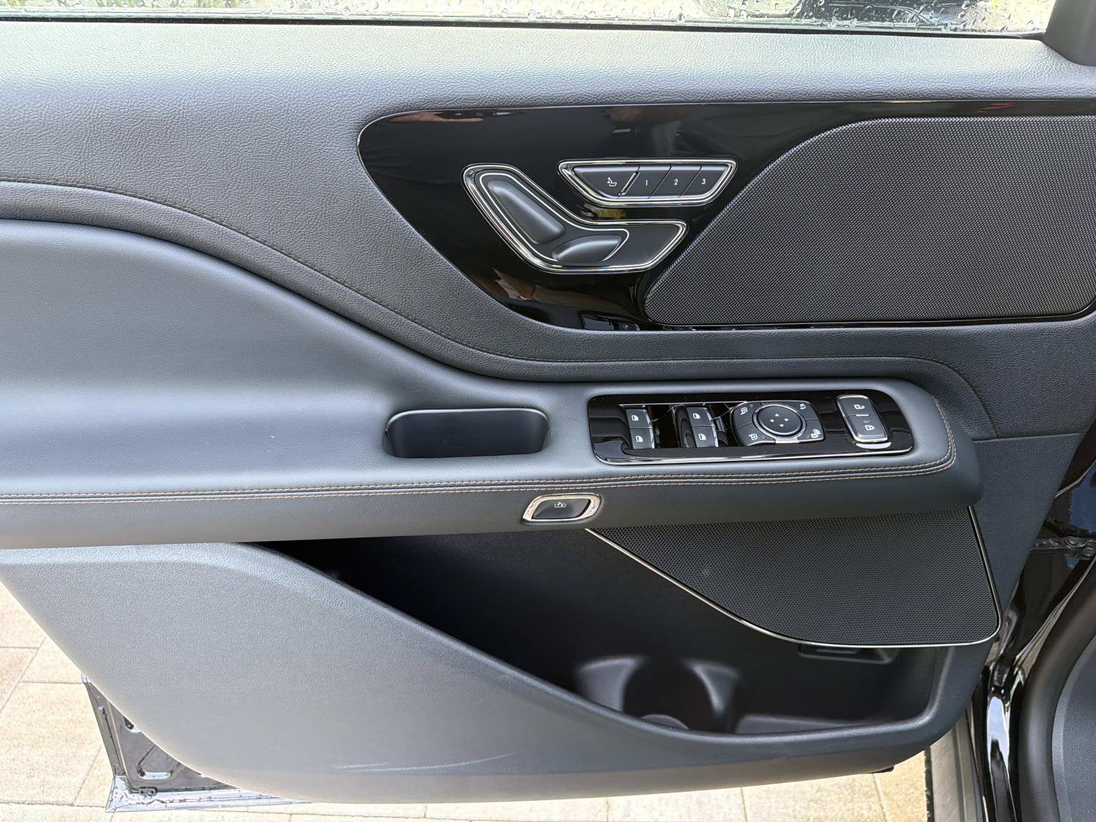 2027 Lincoln Aviator Premiere