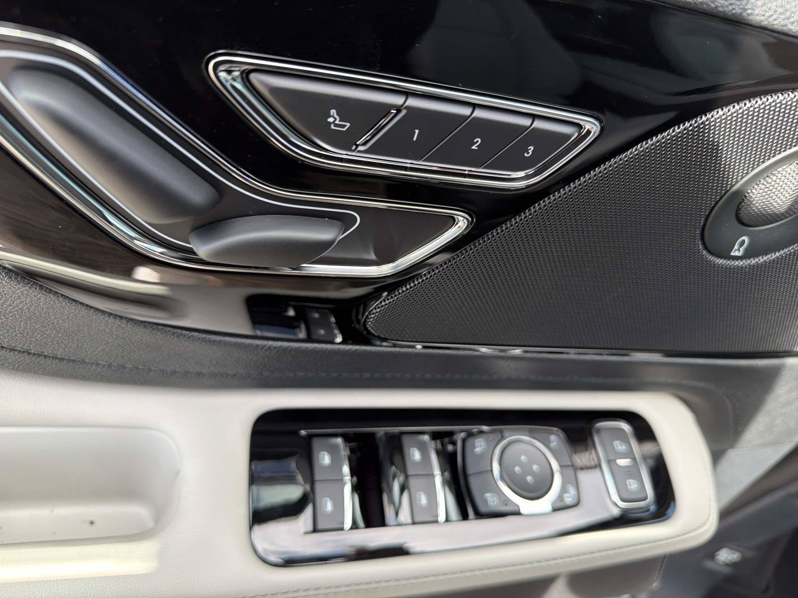 2027 Lincoln Aviator Reserve