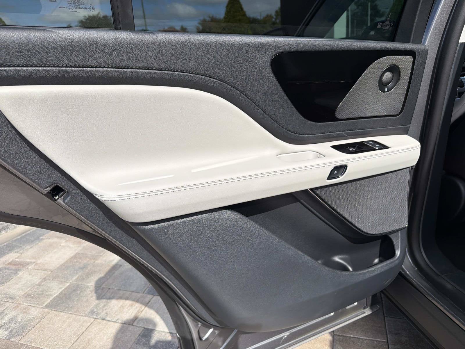 2027 Lincoln Aviator Reserve