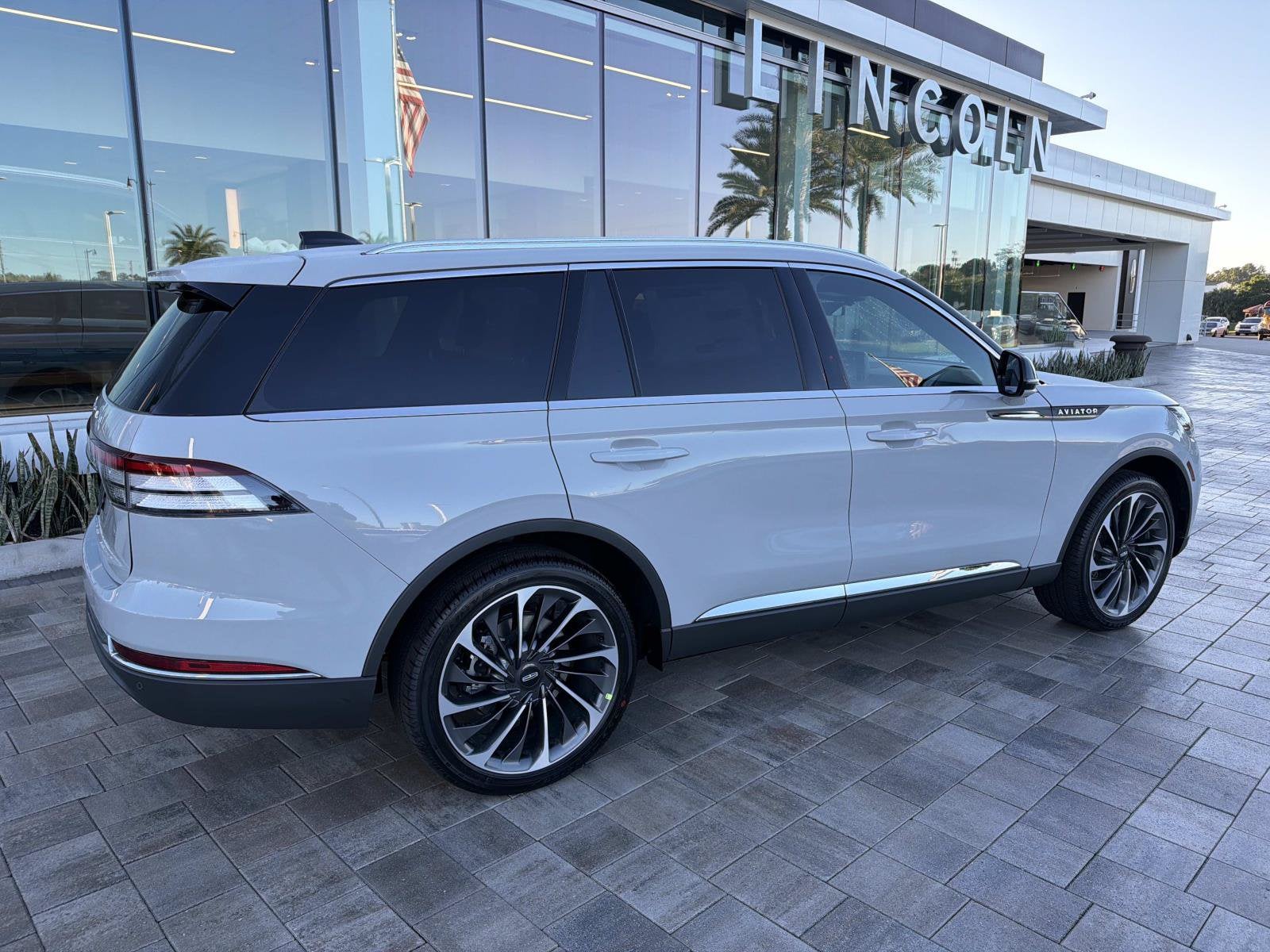 2027 Lincoln Aviator Reserve