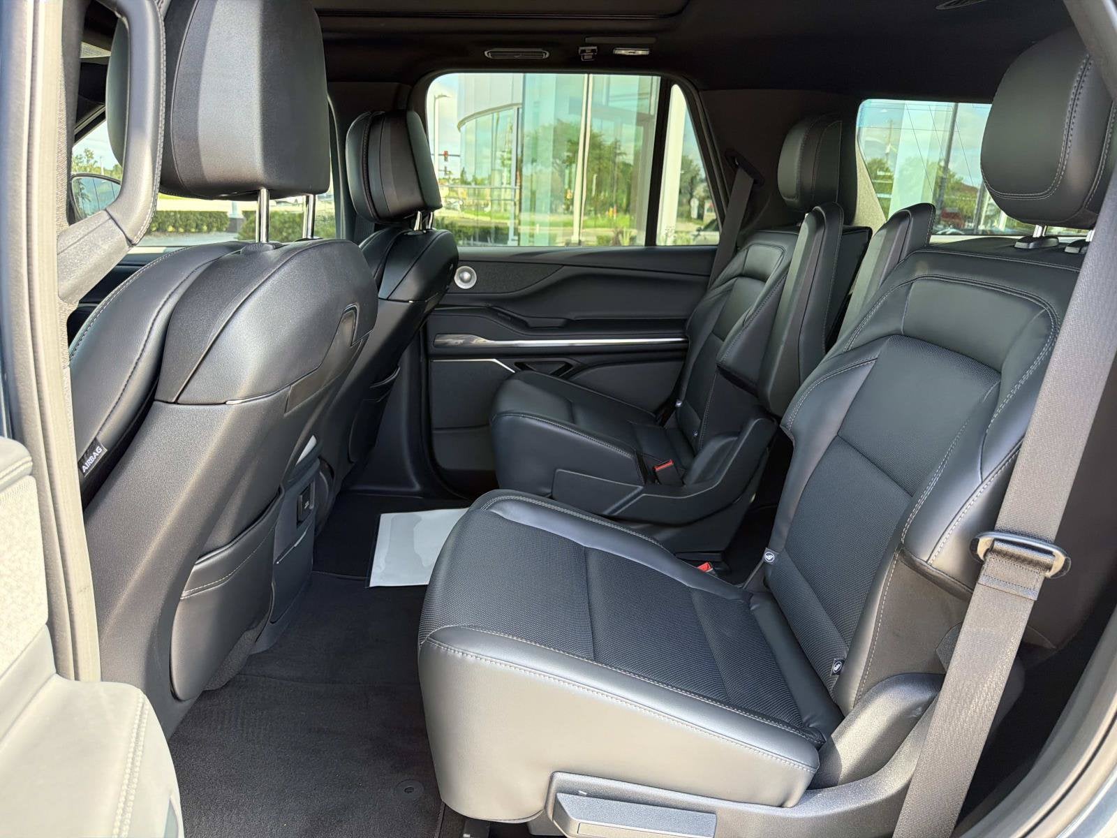 2027 Lincoln Navigator Reserve