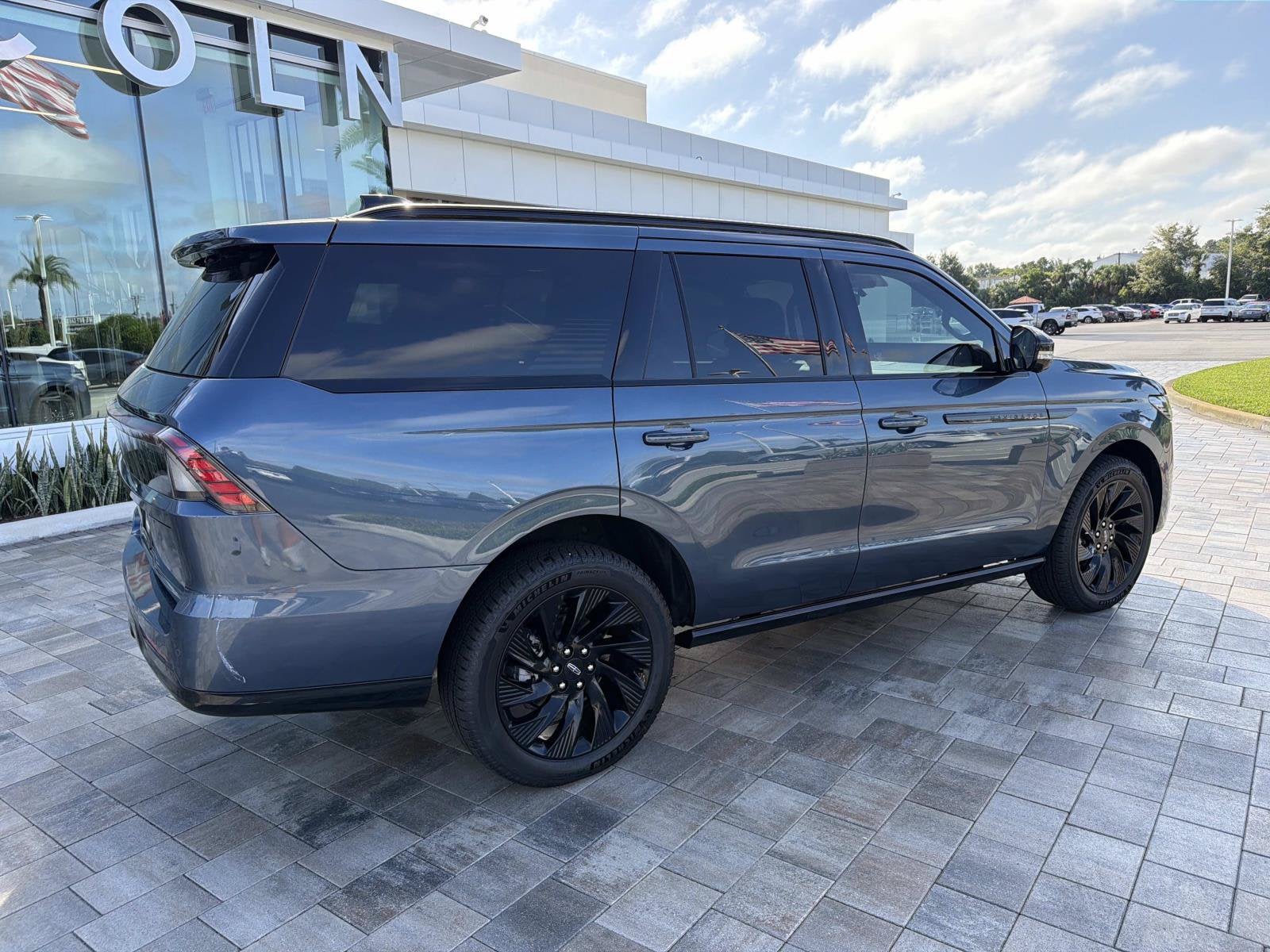 2027 Lincoln Navigator Reserve