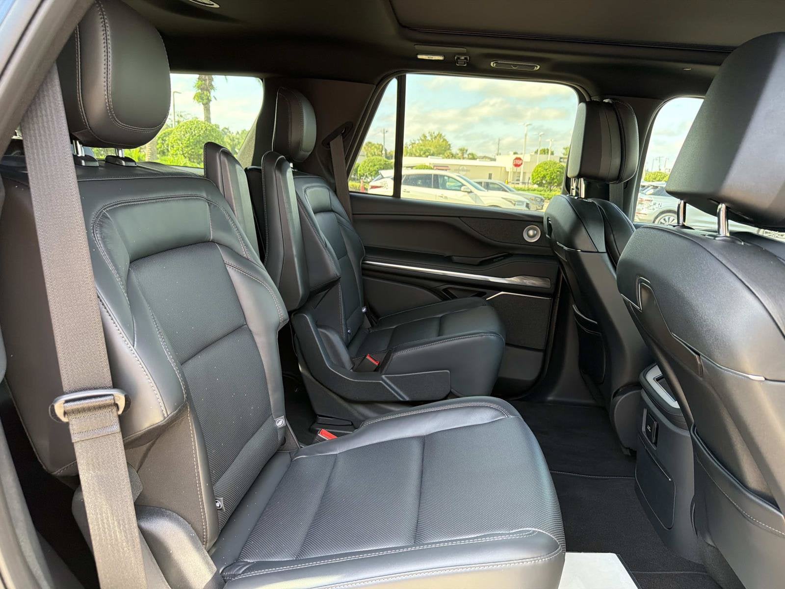 2027 Lincoln Navigator Reserve
