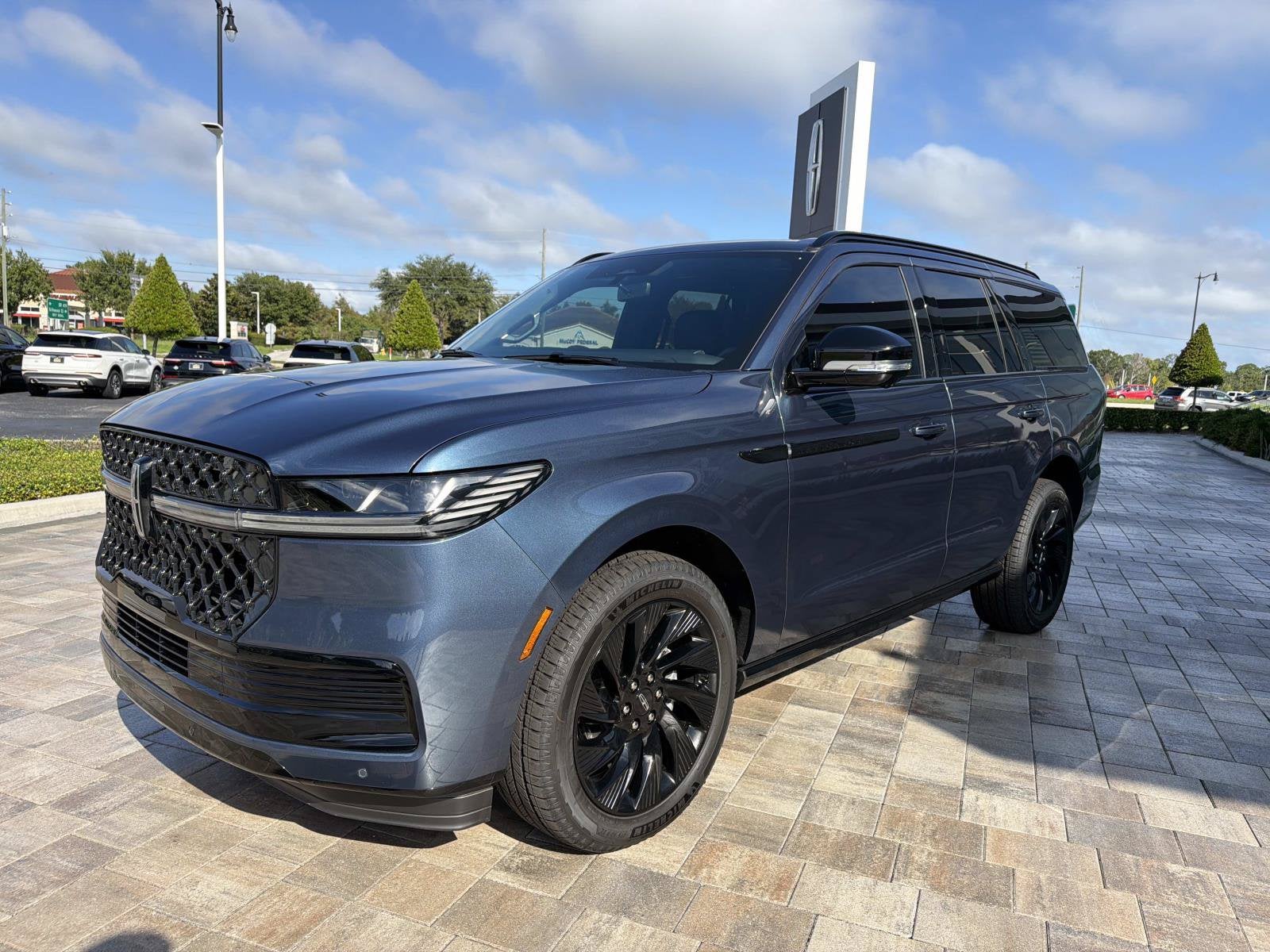 2027 Lincoln Navigator Reserve