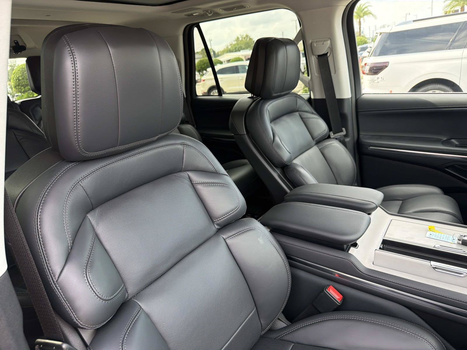 2027 Lincoln Navigator Reserve