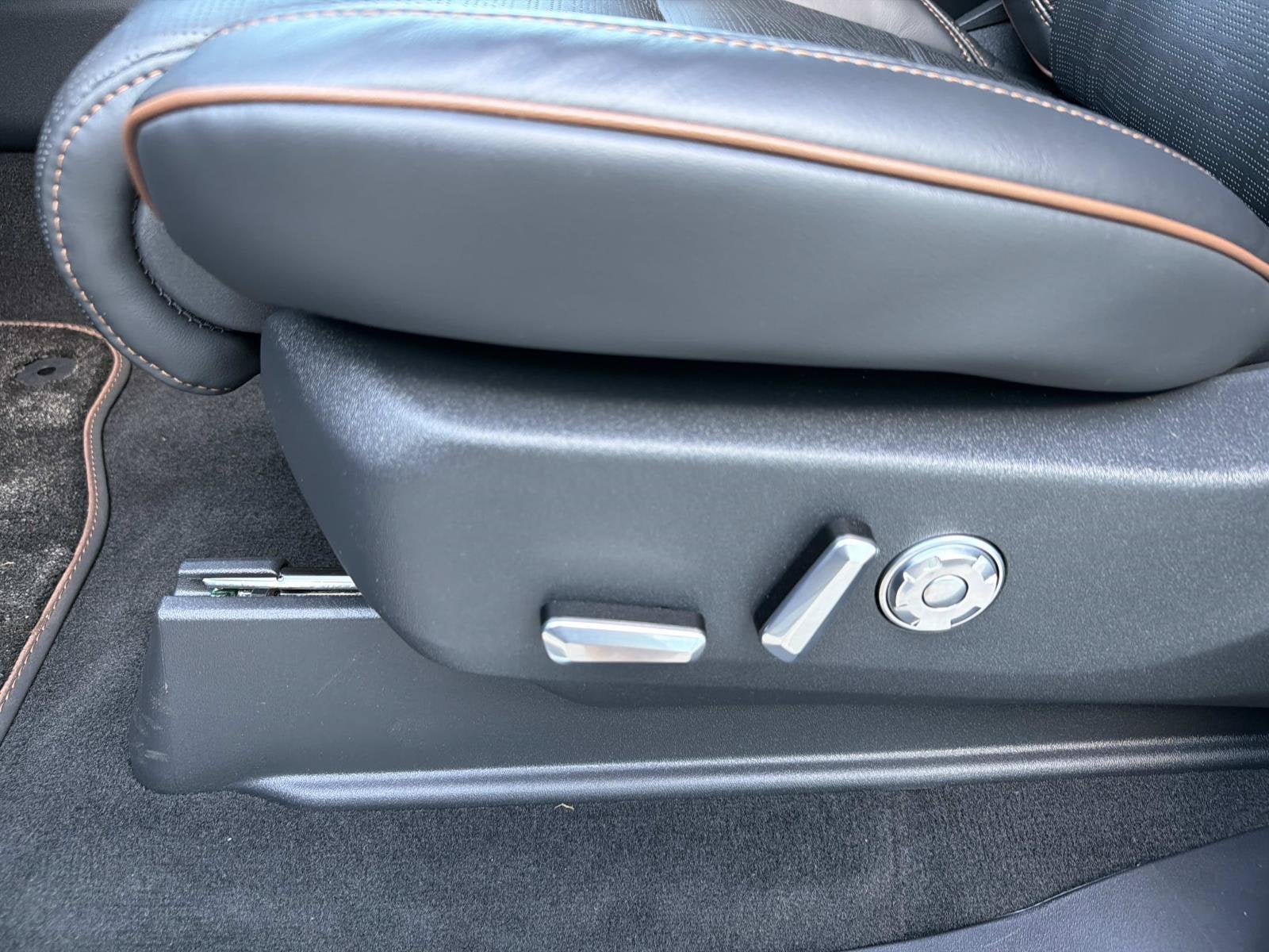 2027 Lincoln Navigator Black Label